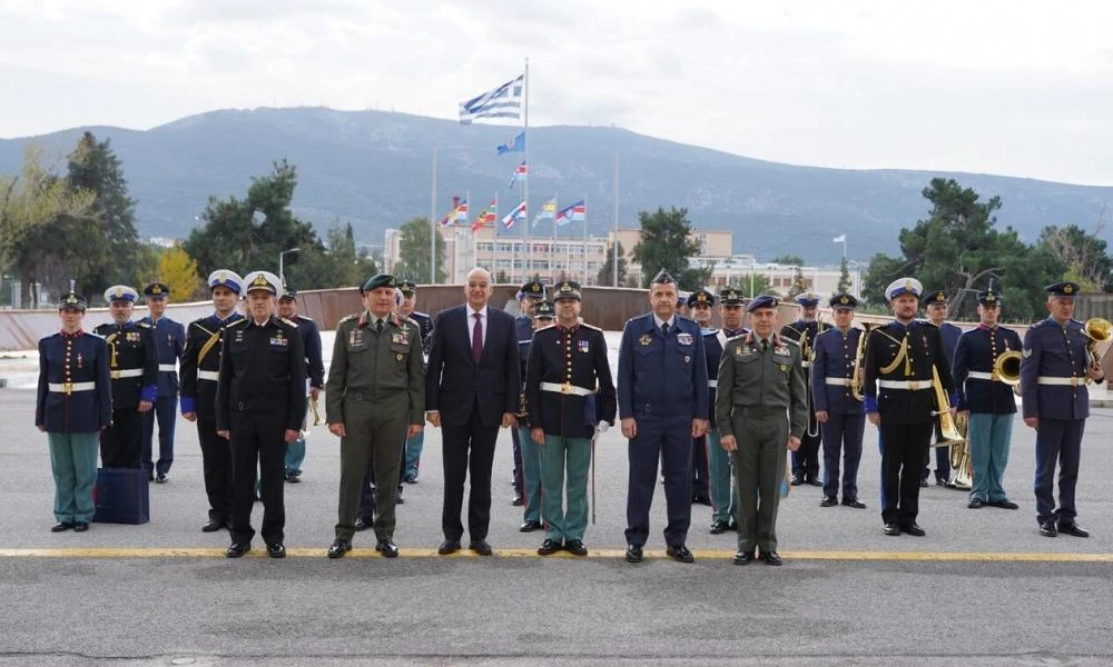 Στην ακριτική Σύμη τα Χριστούγεννα ο Ν. Δένδιας - Τα κάλαντα απο τις Ένοπλες Δυνάμεις (Βίντεο)